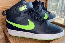 Brand New Nike Mid Rise Youth