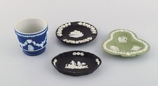 Wedgwood, England. Three bowls / dishes and a flower pot. Early 20th C.