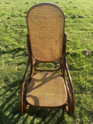 Vintage wooden rocking chair - wooden,