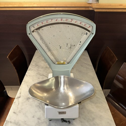 Vintage avery 3lb shop scales - avery,