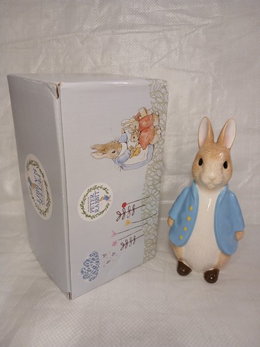 Beatrix potter sculpted peter - potter,
