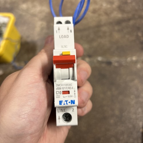 Eaton rcbo emch110r30c amp - eaton,