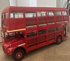 Hachette Classic  London