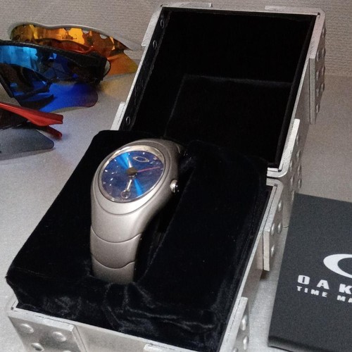 Oakley time bomb icon blue - bomb,