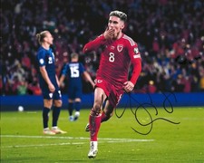 Harry Wilson Hand Signed 10x8 Photo - Fulham, Wales -Signed Autograph + COA