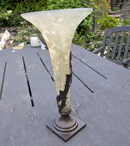 Tall trumpet mottled cream - tall,