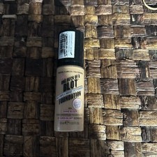 Soap & Glory One Heck of a Blot Foundation - Happy Medium
