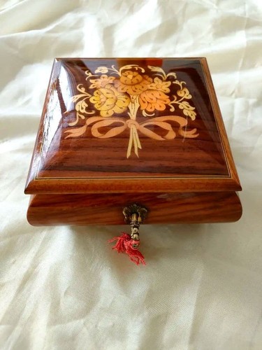 Vintage reuge music box - music,