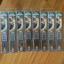Korda  8x Dark matter ready tied rigs size 8  Barbless wide gape hooks. 