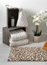 Leopard Jacquard Bath Towels
