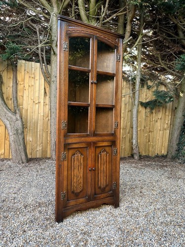 Wood bros old charm - , corner