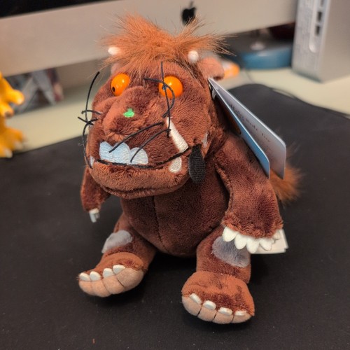 Aurora gruffalo sitting - aurora,