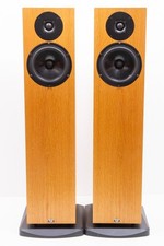 Kudos Cardea C2 speakers, oak, grills and spikes, working well