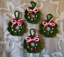 4× Handmade Hand Crochet Christmas Mini Wreath Gift Tag Hanging Decor Xmas