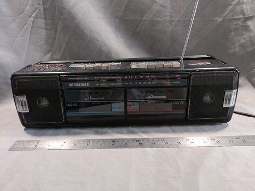 International 900 stereo - international,