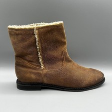 TU Sole Comfort Ankle Boots