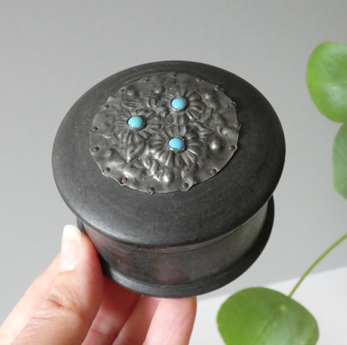 Vintage small round wooden - small, box
