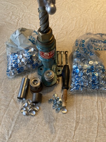 Professional button machine - button,