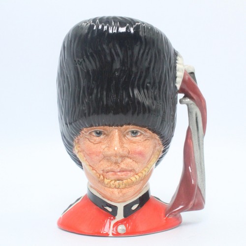 Royal doulton the guardsman - royal,