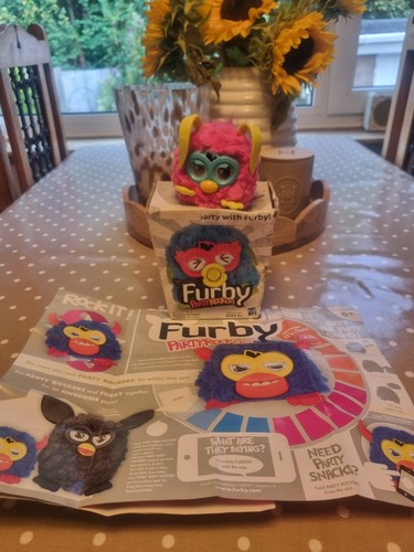 Furby party rockers - i,
