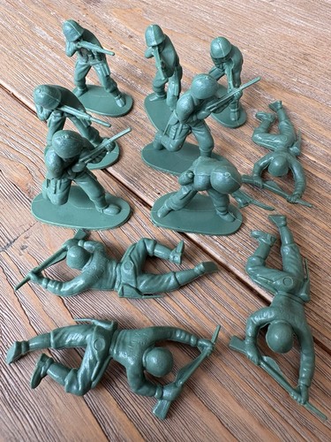 Vintage toy soldiers ww2 - vintage,