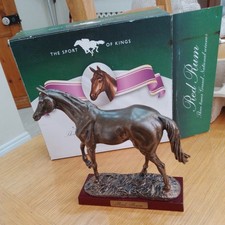 RED RUM RACING HORSE STATUE. THE SPORT OF KINGS ATLAS EDITION 