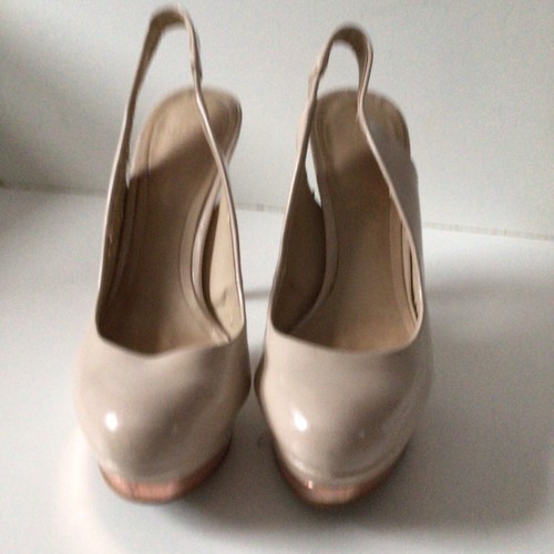 Zara woman nude - zara,