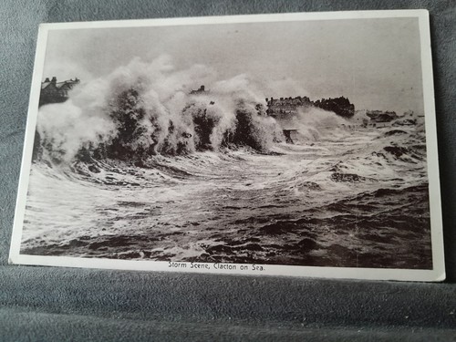 Clacton sea storm - clacton,