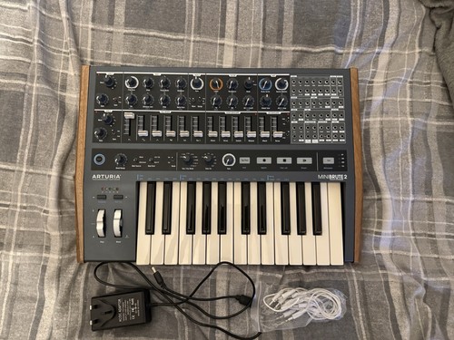 Arturia minibrute analogue - 2,