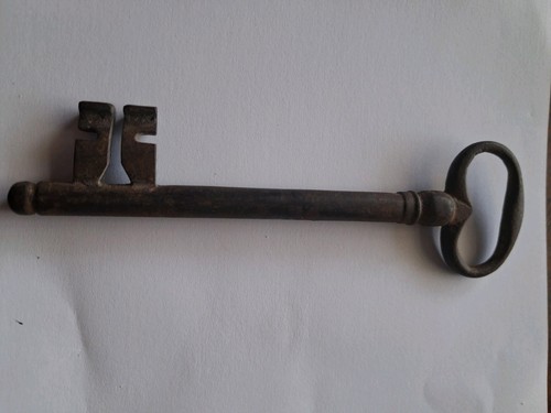 Large french key chateau - , or