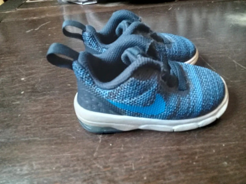 Nike baby shoes size 5 - baby,