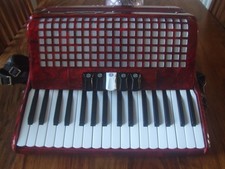 SCARLATTI 48 BASS ACCORDION & Hard Case.