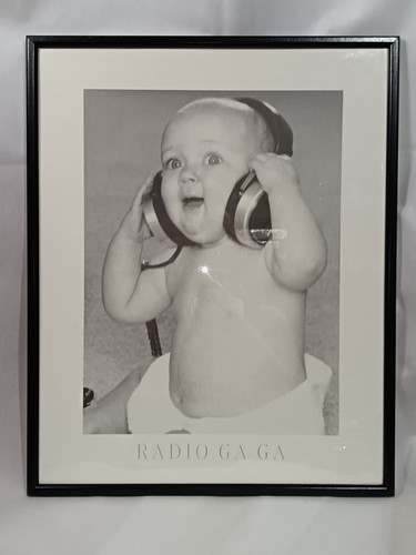 Framed black white radio ga - white,