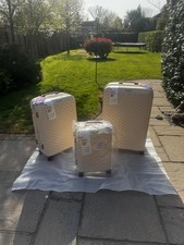 IT luggage complete set cream