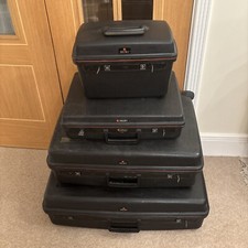 SET OF 4-VINTAGE DELSEY CLUB SUITCASES AND MATCHING LARGE VANITY UNIT OR SEPARAT