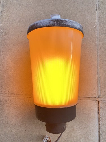 Thorn gamma post top street - gamma,