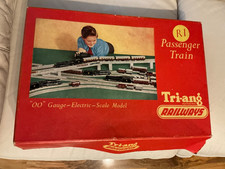 Triang R1 Passenger Train Set