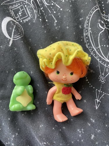 Vintage strawberry shortcake - vintage,