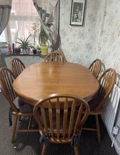 Extendable Dining Table with 6
