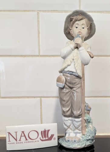 Nao figurine lladro - by,