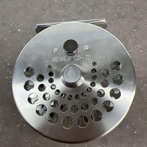 Review iii fly reel - fly, silver