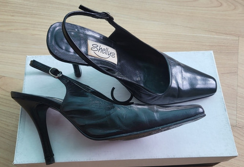 Vtg shellys black - shellys, leather