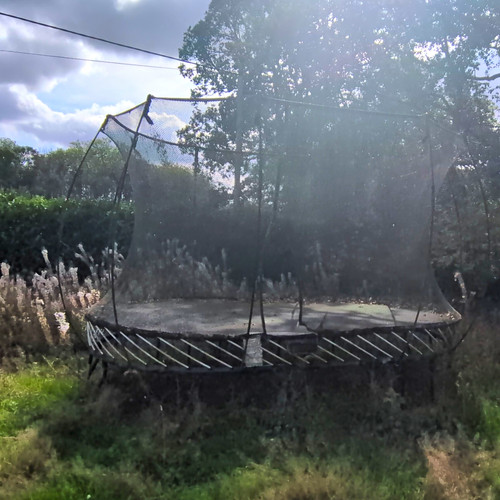 Trampoline large for free - trampoline,