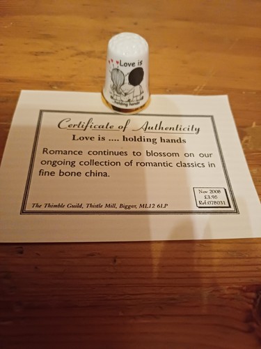 Nice bone china thimble - nice,