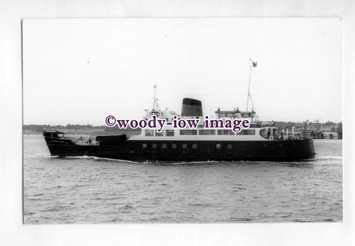 Pf1619 red funnel ferry - ferry,