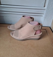 UK Size  6 Clarks Women's