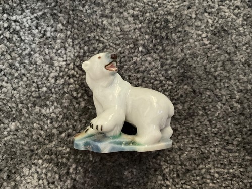 Wade polar bear - wade,