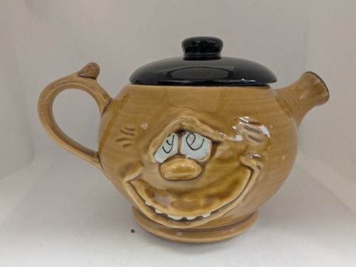 Vintage art pottery smiley - art,