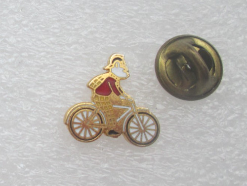 Rupert bear pin badge - rupert,