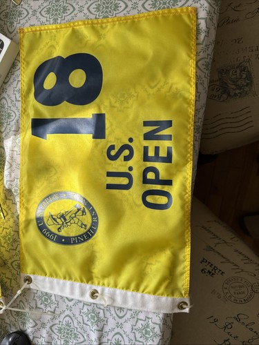 Open golf flag - open,